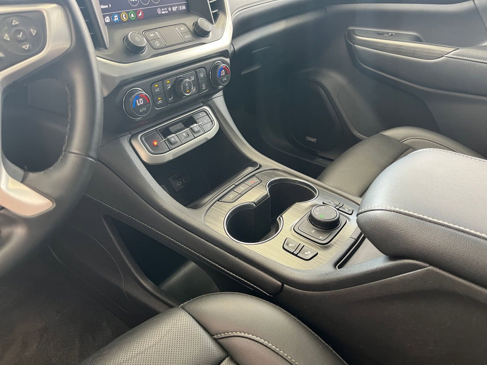 Used 2023 GMC Acadia SLT image 41