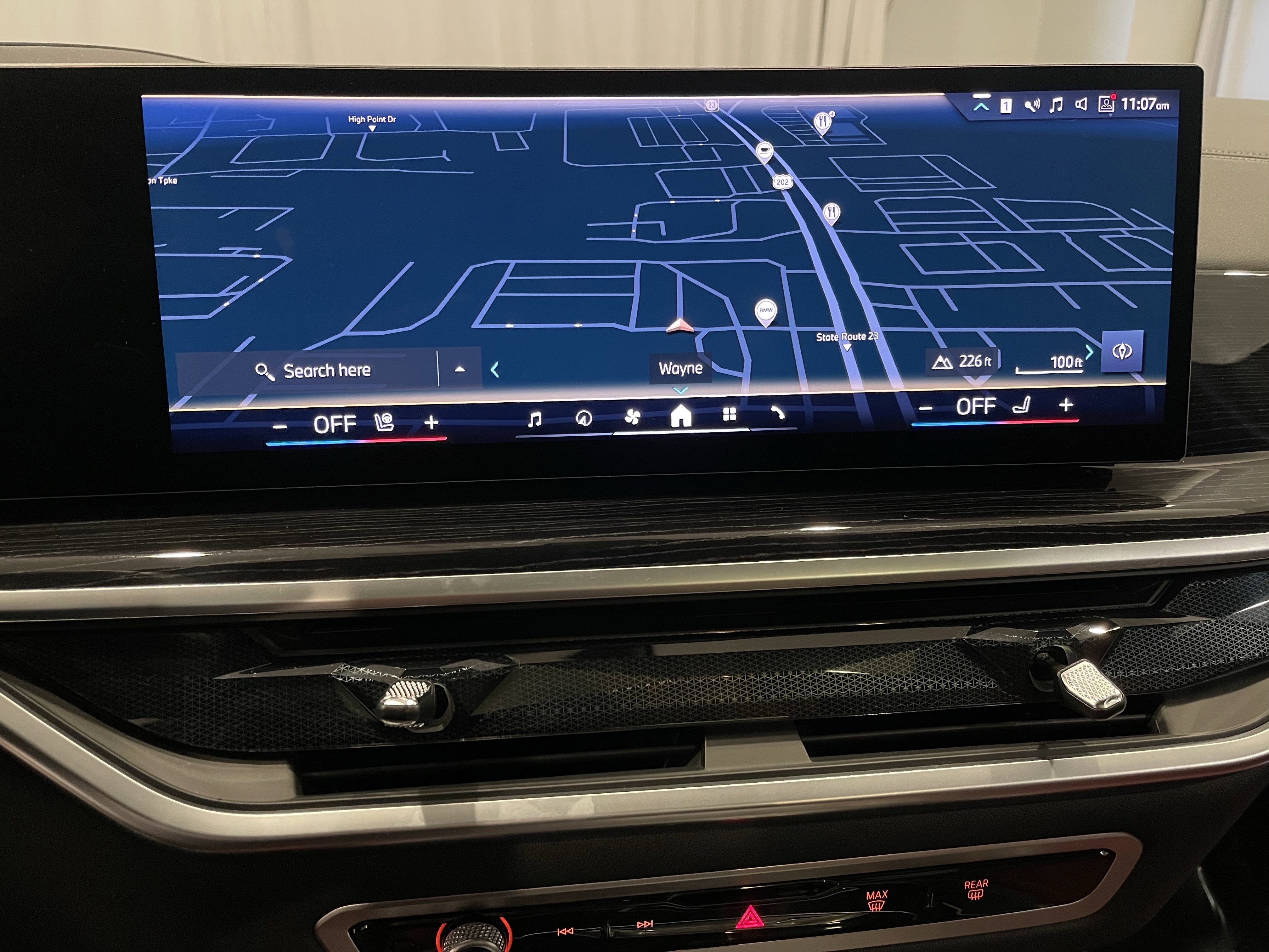 Used 2025 BMW X6 xDrive40i w/ Climate Comfort Package image 23