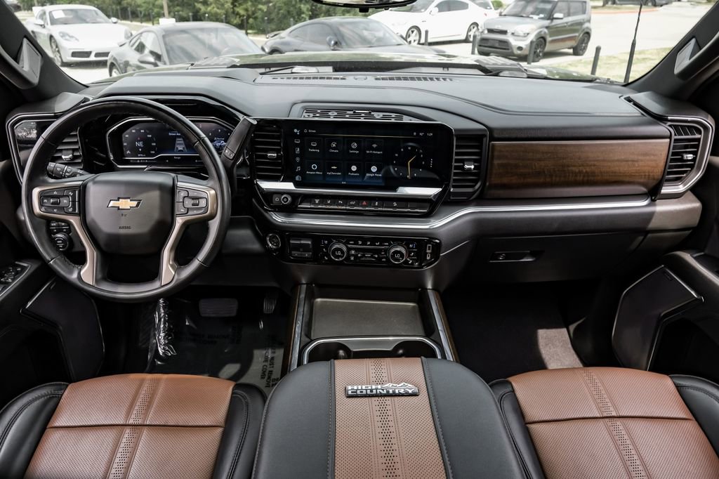 Used 2024 Chevrolet Silverado 2500 High Country w/ High Country Premium Package image 15