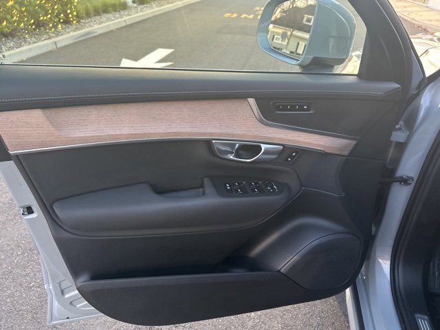 Certified 2025 Volvo XC90 B6 Plus image 16