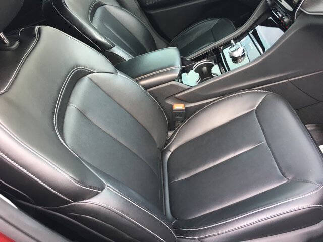 Used 2023 Jeep Grand Cherokee Limited w/ Black Appearance Package AWD/4WD image 29