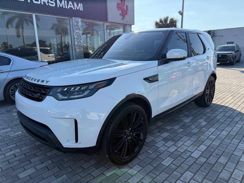 Used 2019 Land Rover Discovery SE image 3