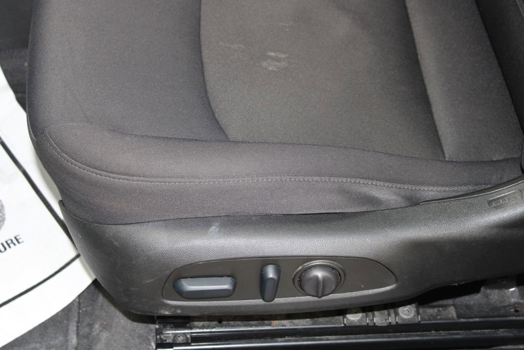 Used 2023 Chevrolet Malibu LT image 35