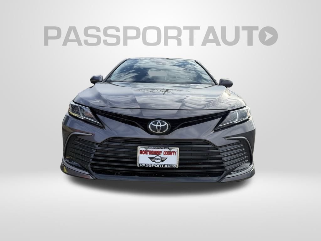 Used 2022 Toyota Camry LE image 2