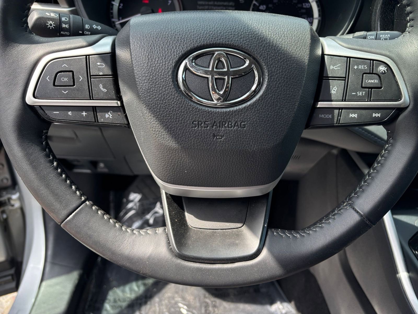 Used 2025 Toyota Highlander LE image 29