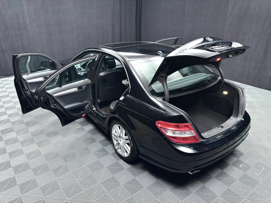 Used 2009 Mercedes-Benz C 300 Sport image 17