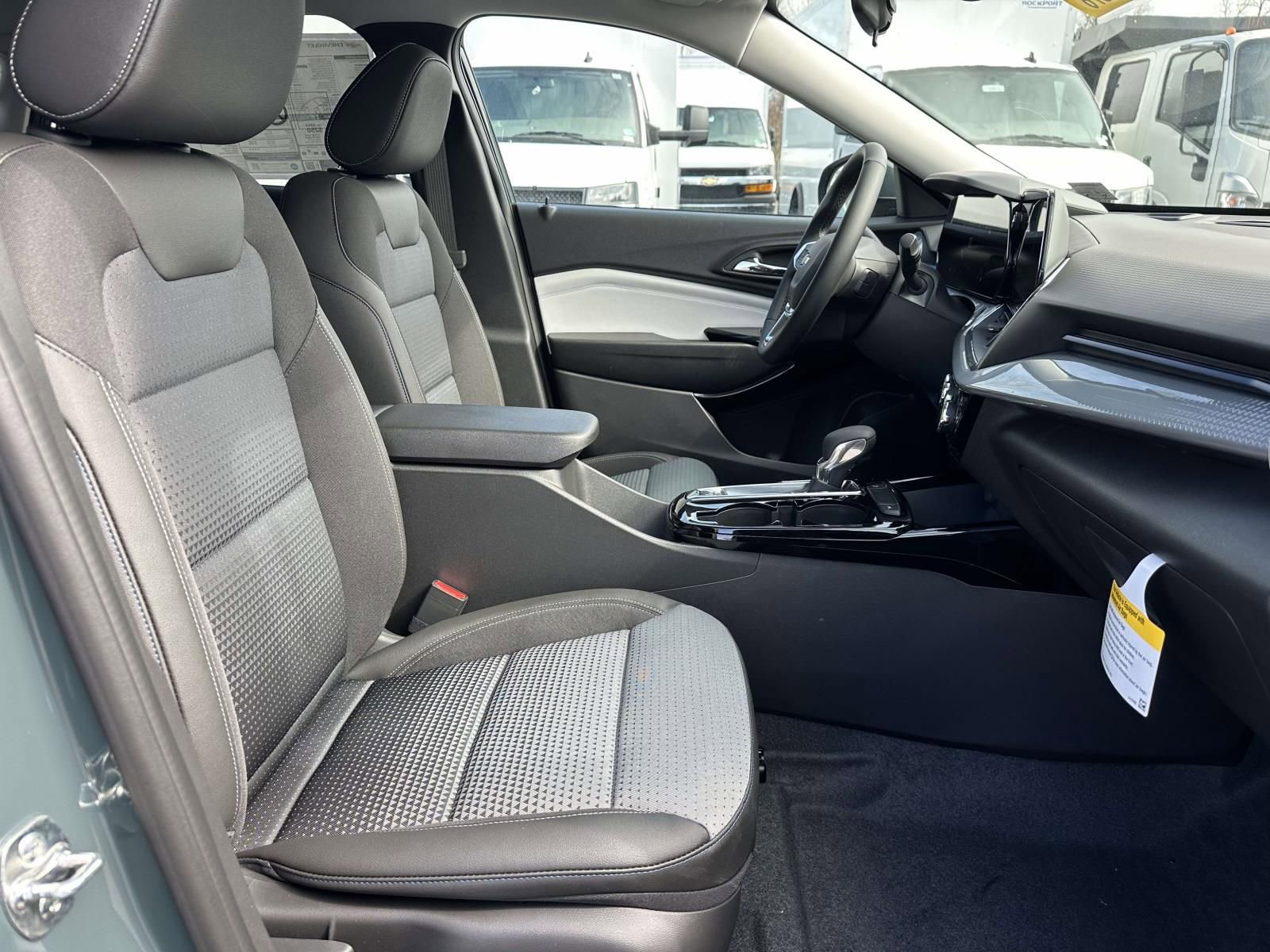 New 2026 Chevrolet Trax LT w/ Driver Confidence Package FWD image 25