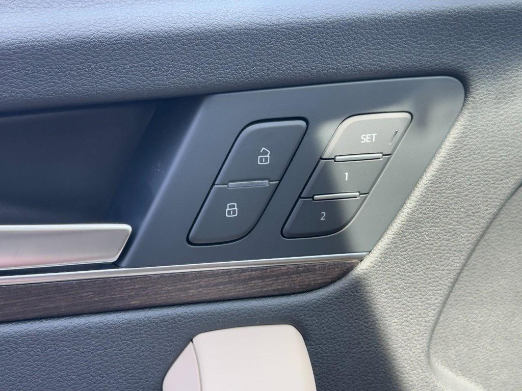 Used 2025 Audi Q5 e Premium Plus w/ Premium Plus Package image 17