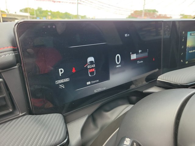 Used 2025 Nissan Kicks SR FWD image 20