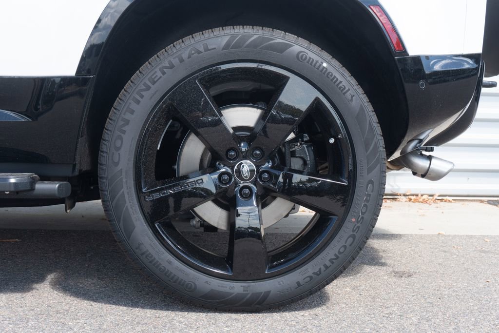 New 2025 Land Rover Defender 110 V8 image 33