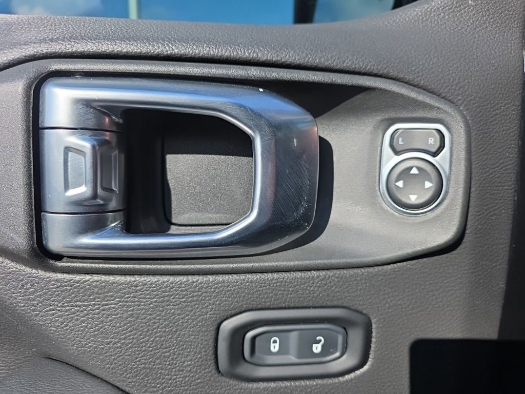 Used 2023 Jeep Gladiator Rubicon w/ Cold Weather Group image 13