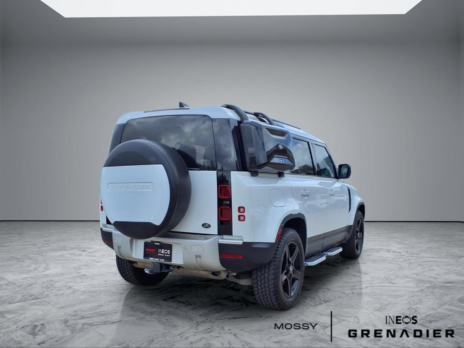 Used 2020 Land Rover Defender 110 HSE AWD/4WD image 7