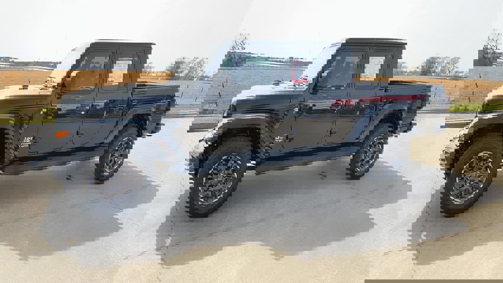 Used 2021 Jeep Gladiator Overland w/ Popular Equipment Package image 4