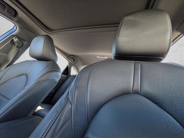 Used 2021 Toyota Avalon Limited image 16