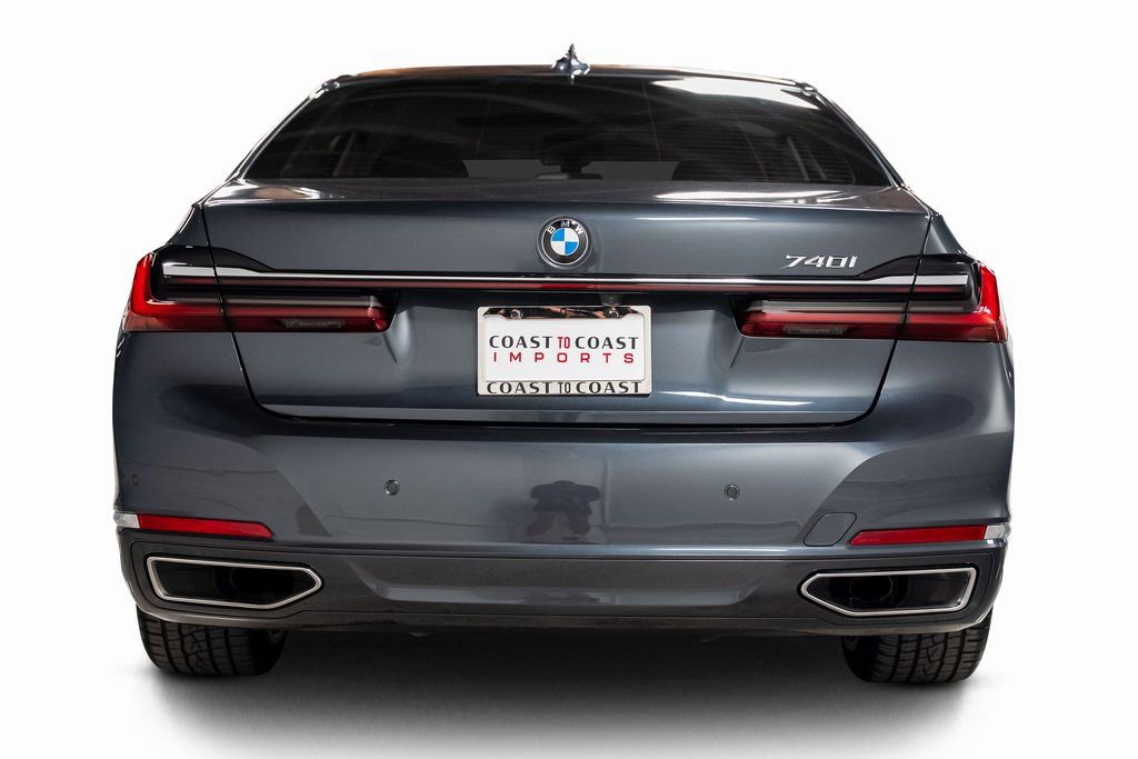 Used 2020 BMW 740i w/ Premium Package image 17