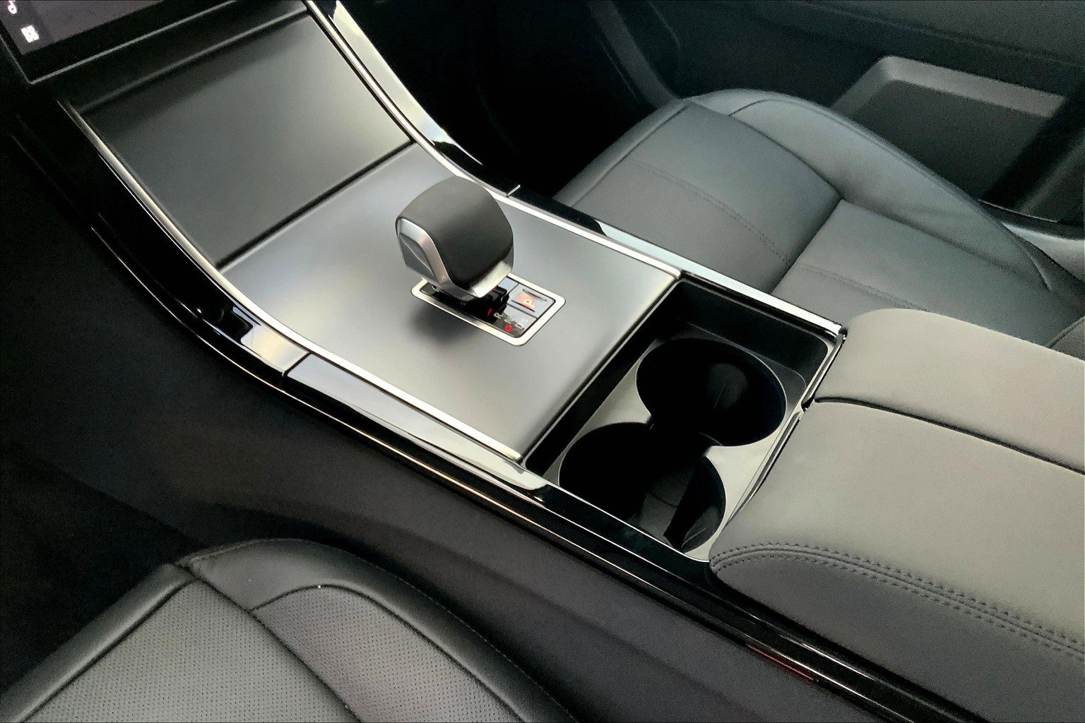 Used 2026 Land Rover Range Rover Velar S image 16