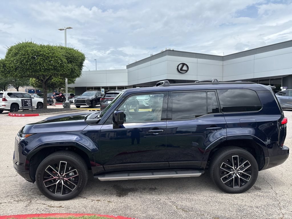 Certified 2025 Lexus GX 550 w/ Accessory Package (2T) AWD/4WD image 2