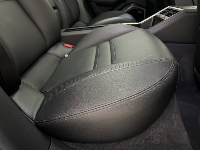 Used 2019 Porsche Panamera image 50