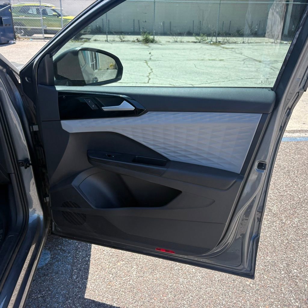 Used 2022 Volkswagen Taos S image 17