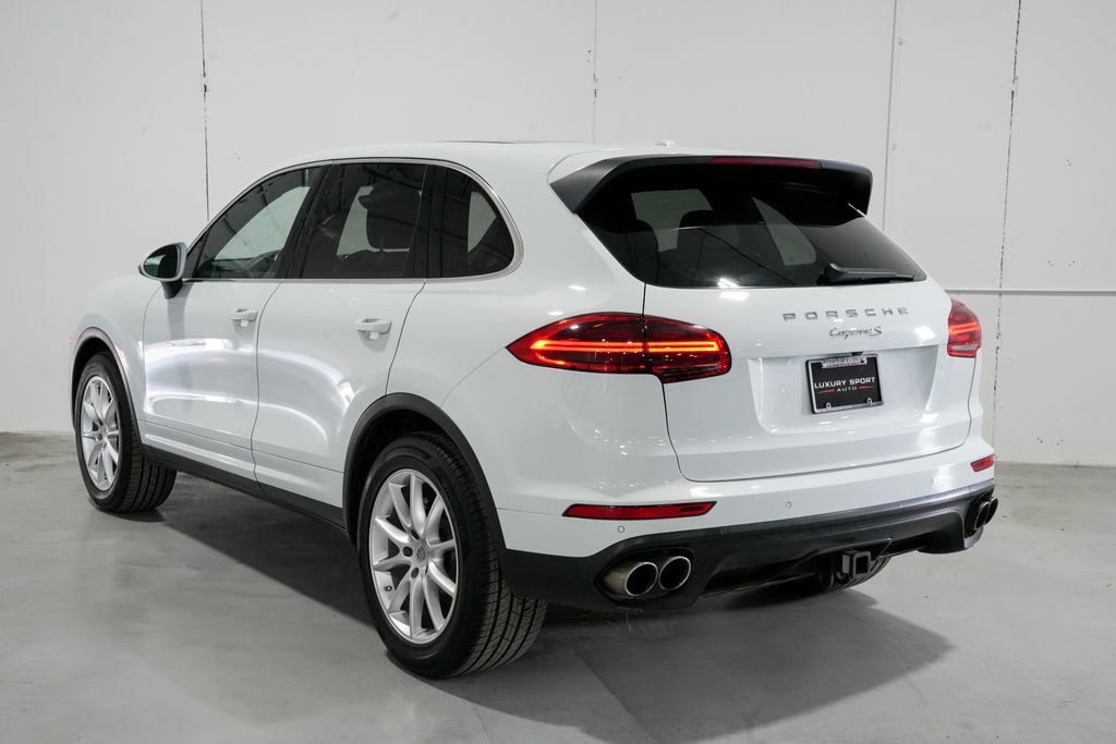 Used 2015 Porsche Cayenne S image 3