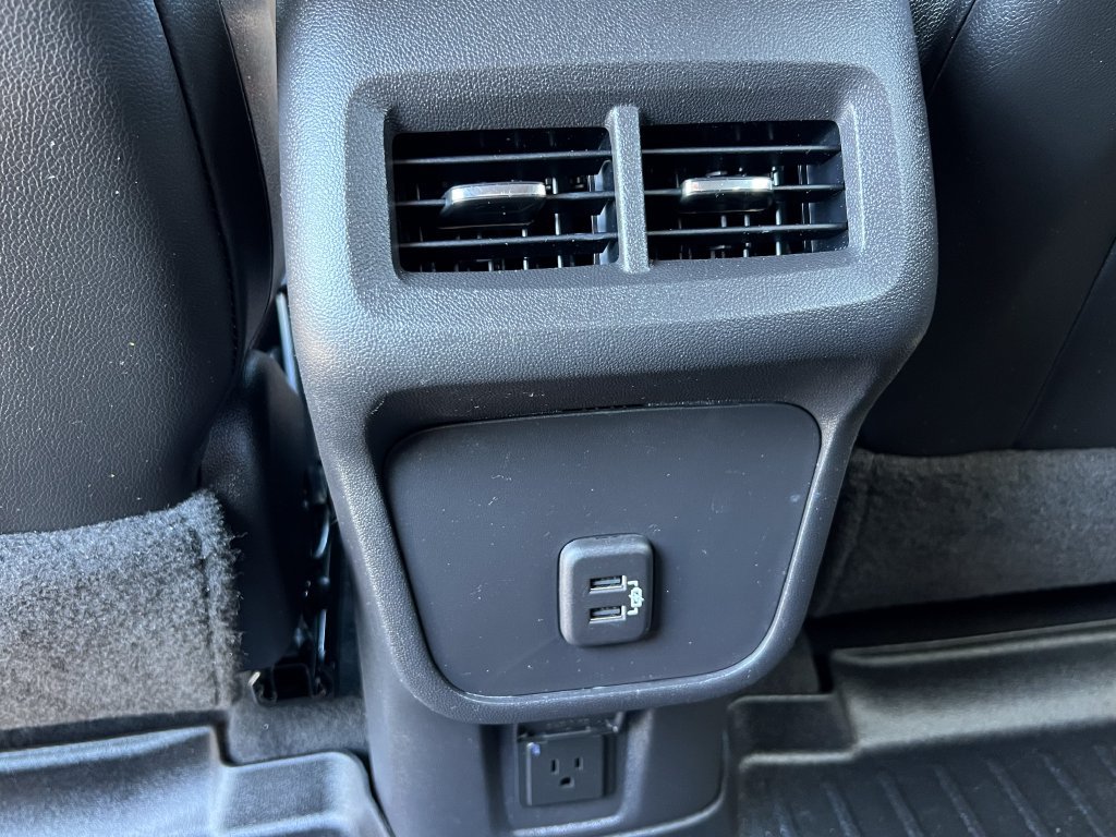 Used 2022 Chevrolet Equinox RS w/ RS Leather Package AWD/4WD image 13