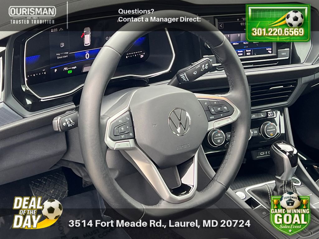Used 2024 Volkswagen Jetta SE FWD image 9