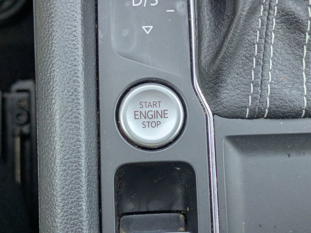 Used 2021 Volkswagen Atlas Cross Sport SE image 33