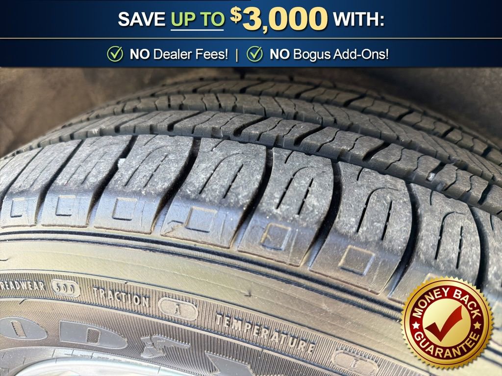 Used 2023 Chrysler Pacifica Touring-L image 11