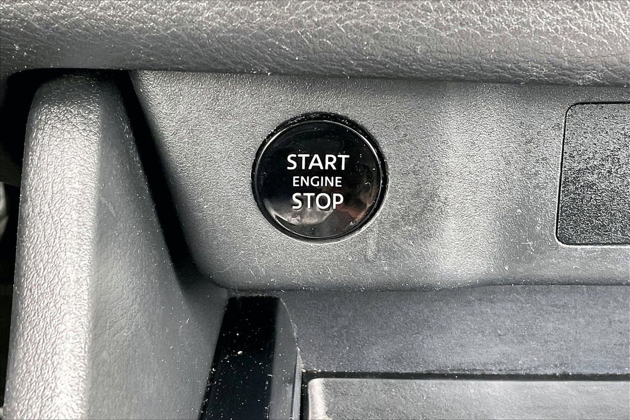 Used 2024 Nissan Rogue S FWD image 27