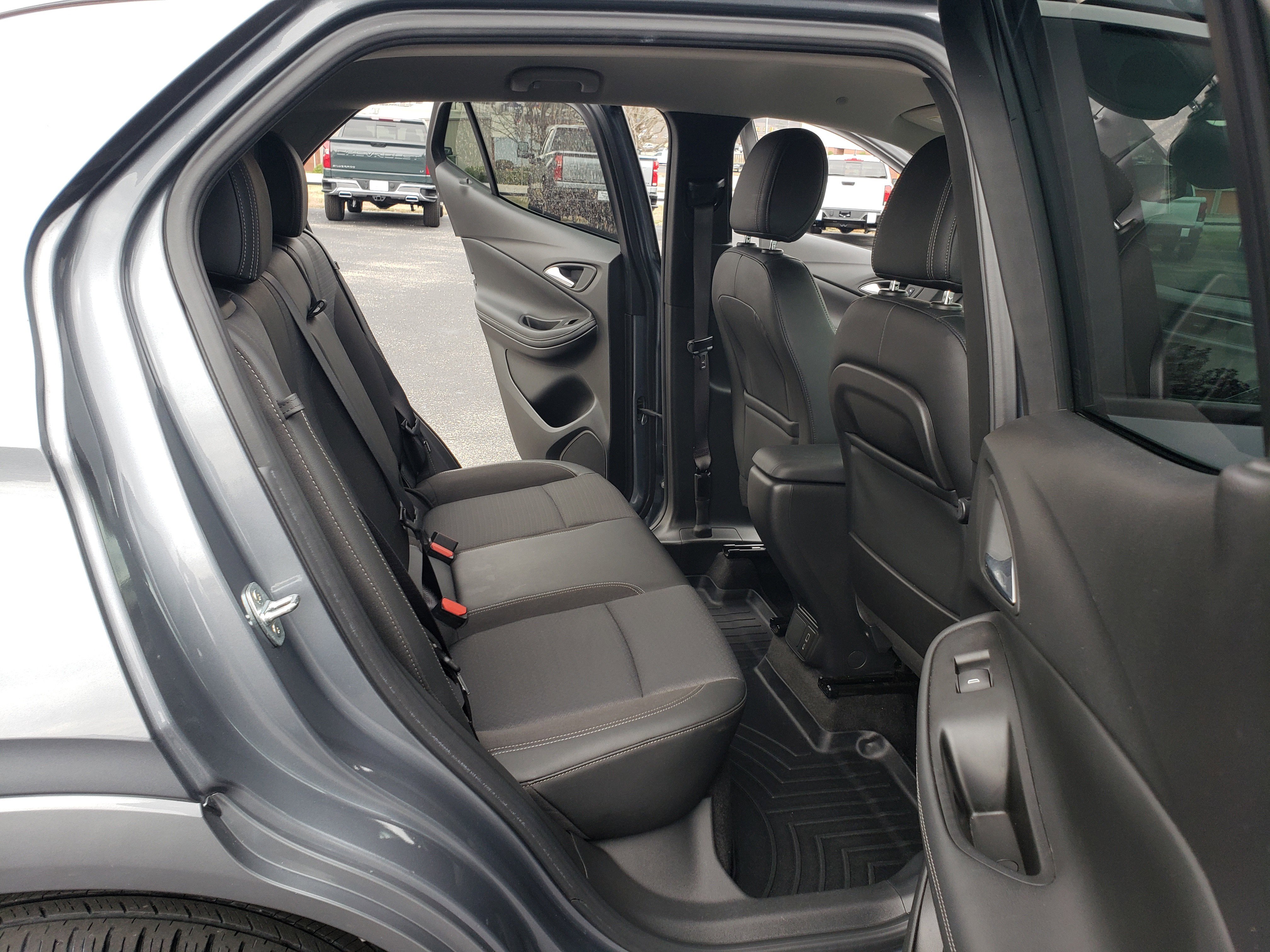 Used 2022 Buick Encore GX Select w/ Sport Touring Package image 33