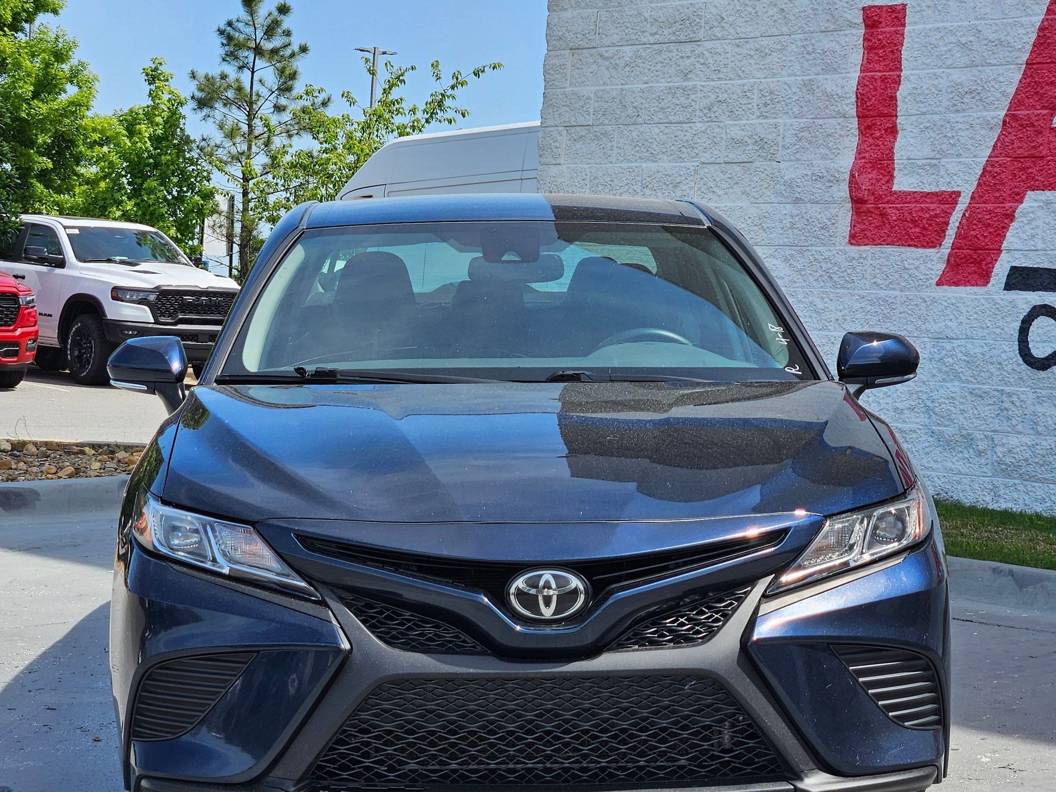 Used 2020 Toyota Camry SE w/ Convenience Package image 2