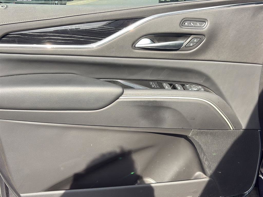 Used 2024 Cadillac Escalade Sport w/ LPO, ONYX Package image 7