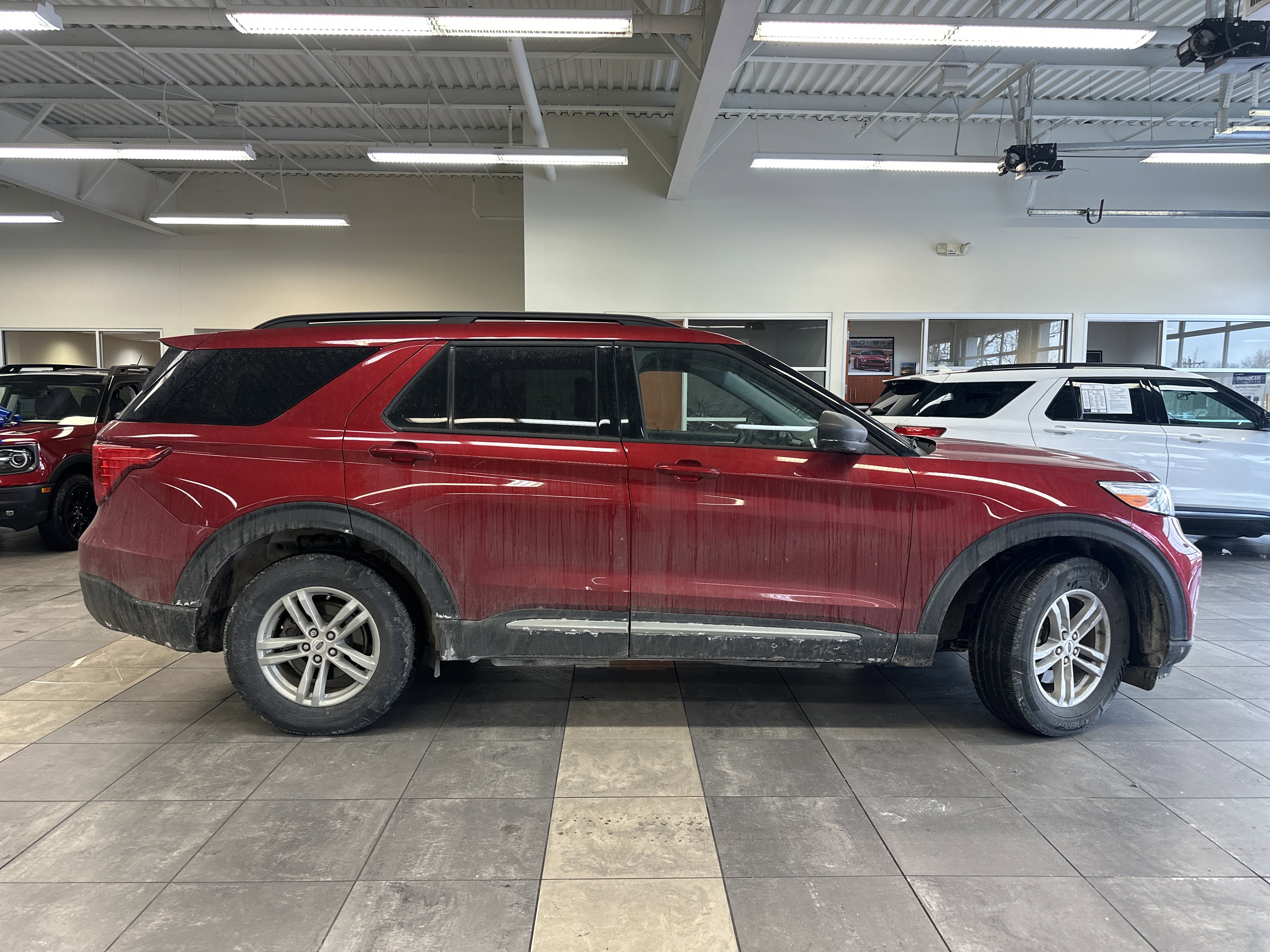 Used 2023 Ford Explorer XLT w/ Equipment Group 202A image 9