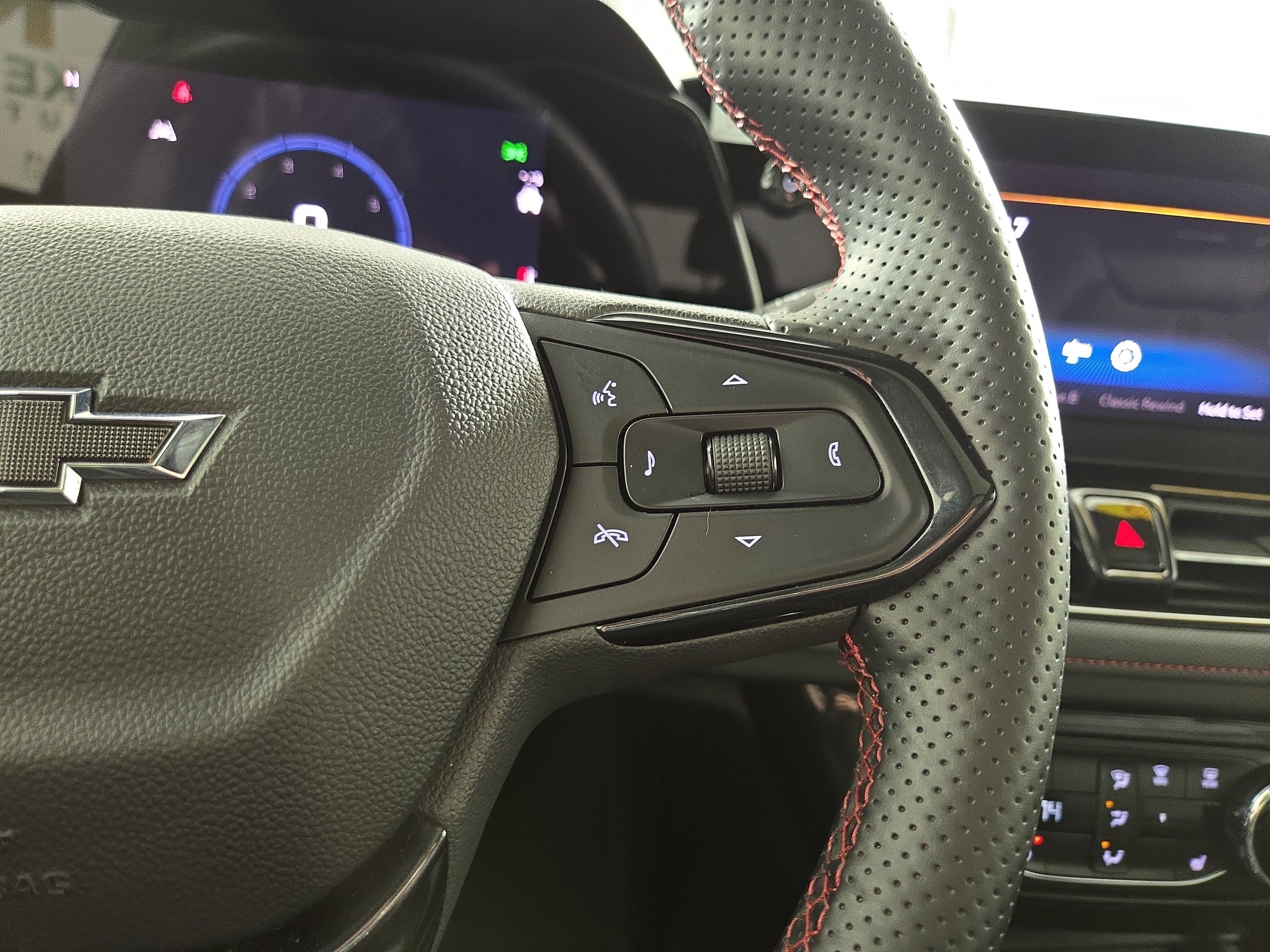 Certified 2025 Chevrolet TrailBlazer RS w/ Convenience Package image 16