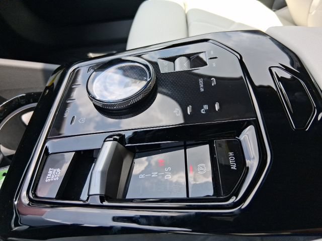 New 2026 BMW 530i w/ M Sport Package RWD image 9