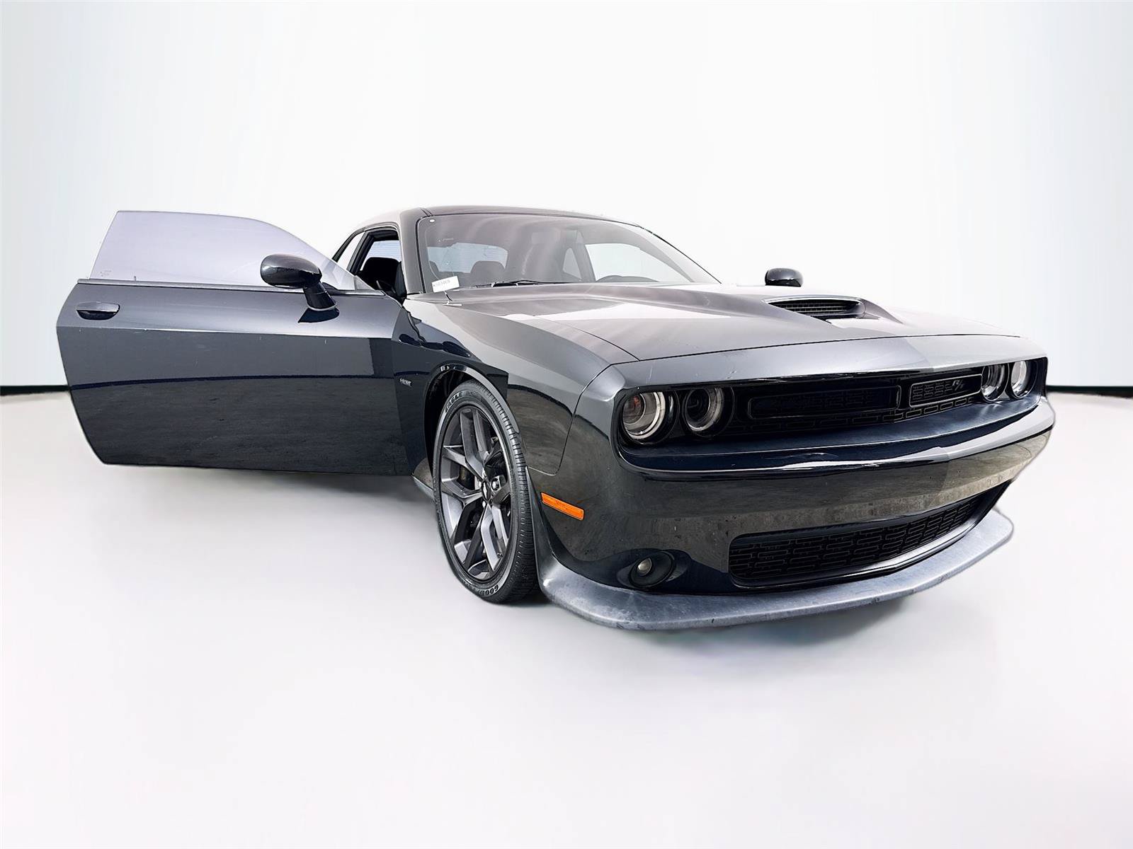 Used 2019 Dodge Challenger R/T w/ Blacktop Package RWD image 37