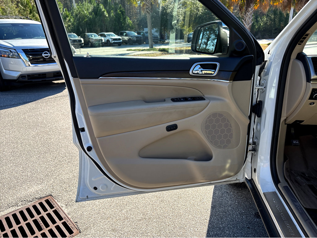 Used 2018 Jeep Grand Cherokee Limited w/ Trailer Tow Group IV image 24