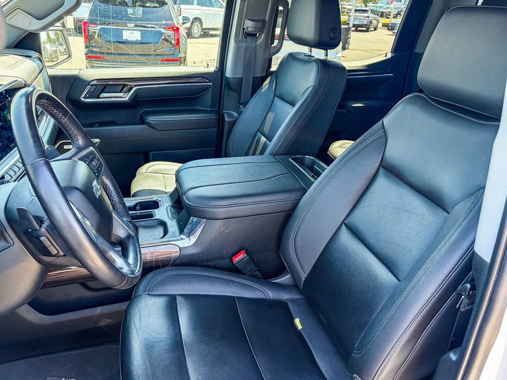 Used 2023 Chevrolet Silverado 1500 RST AWD/4WD image 9