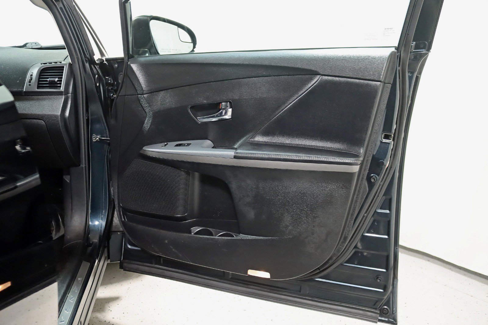 Used 2013 Toyota Venza XLE image 29