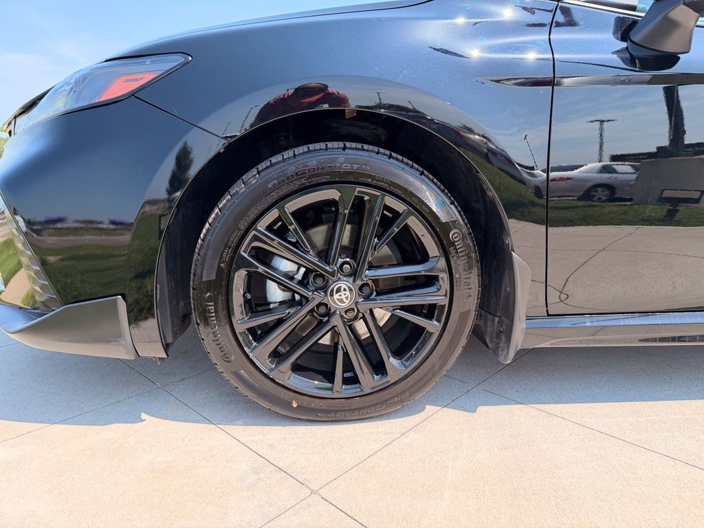 Used 2025 Toyota Camry SE AWD/4WD image 14
