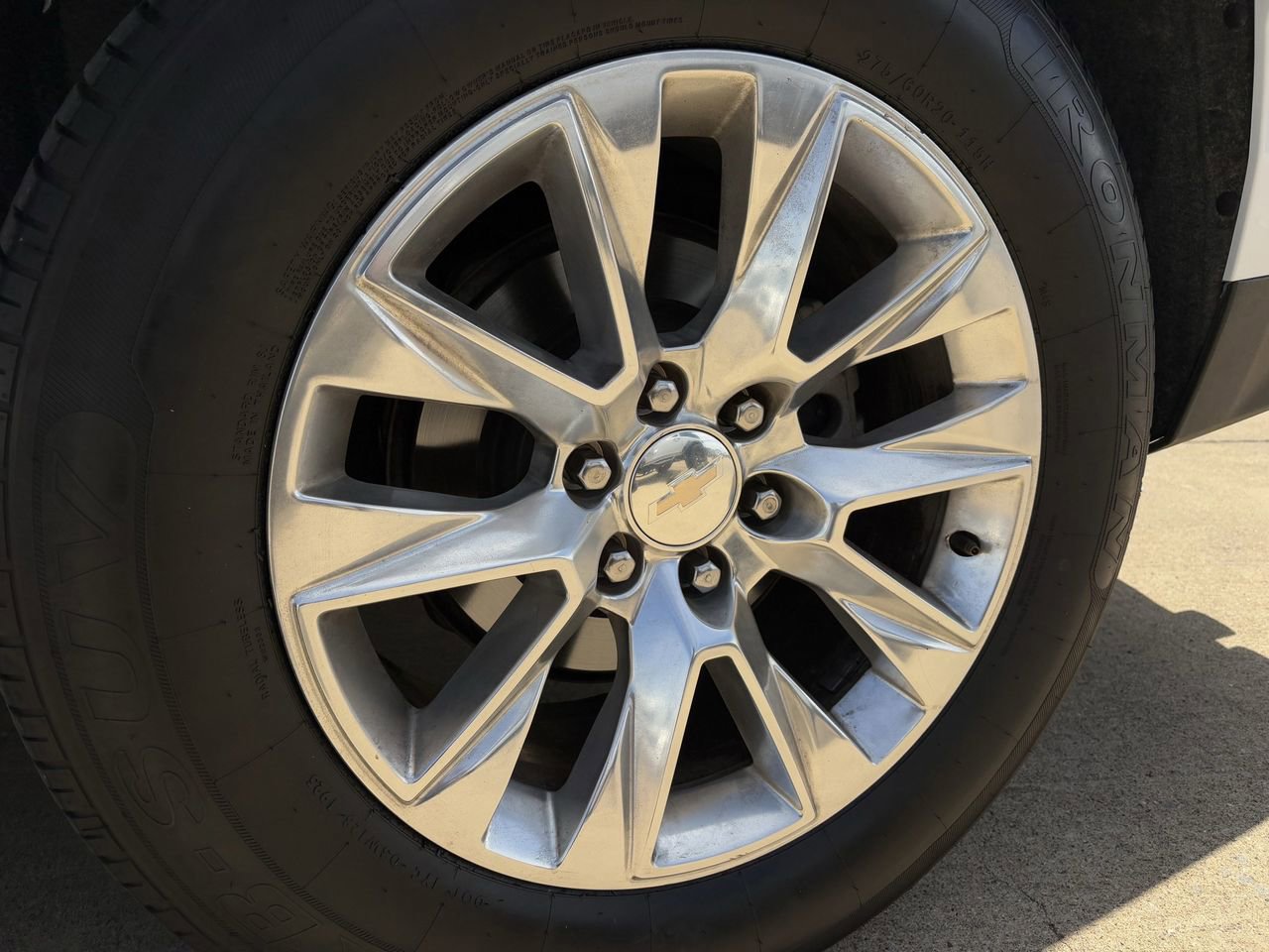 Used 2023 Chevrolet Suburban Premier image 11