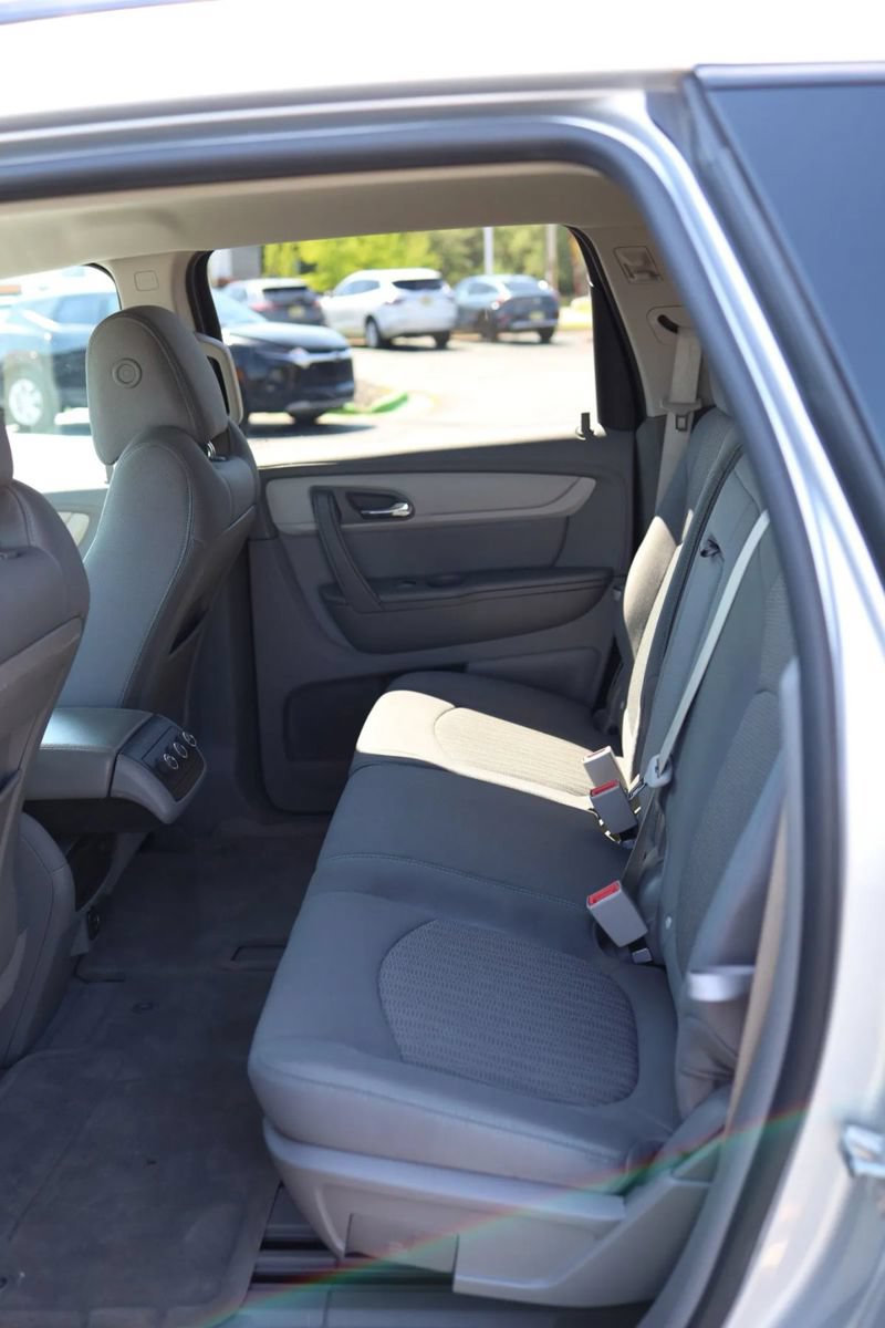 Used 2017 Chevrolet Traverse LS FWD image 29