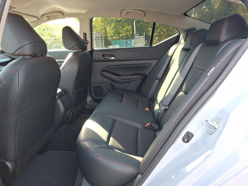 Certified 2024 Nissan Altima 2.5 SR FWD image 11