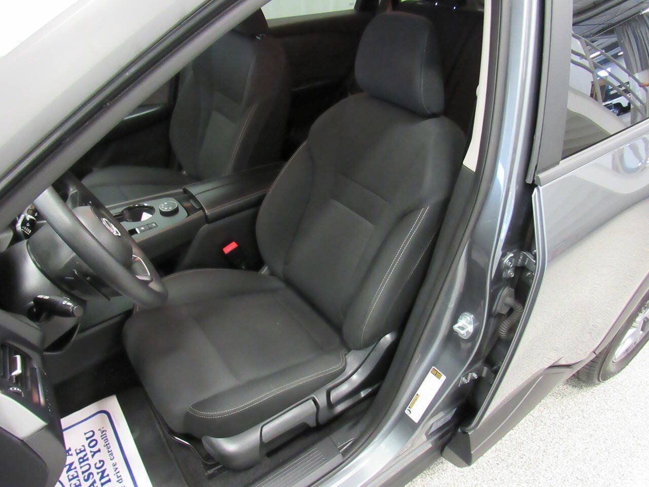 Used 2023 Nissan Rogue S AWD/4WD image 30