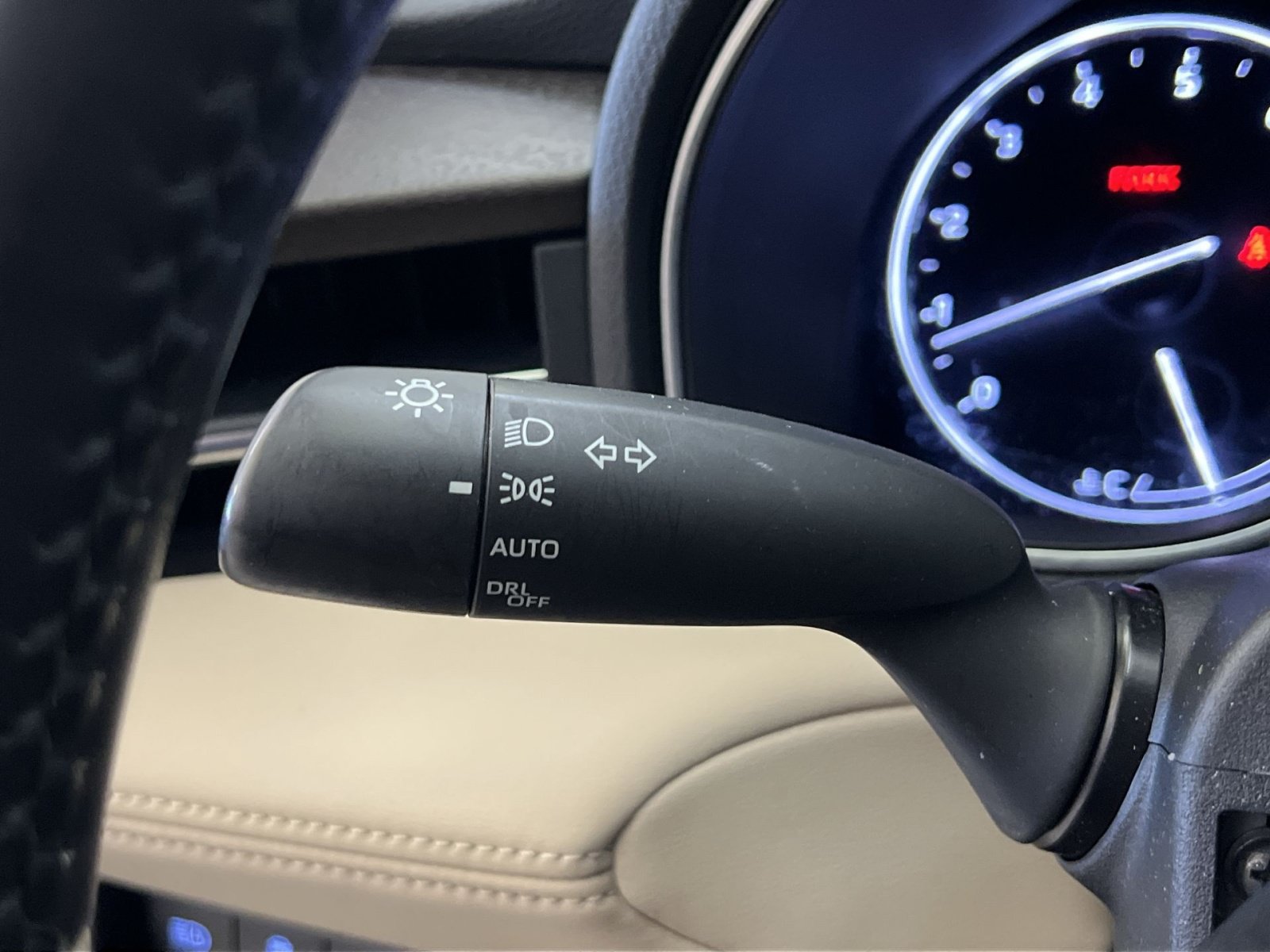 Used 2020 Toyota Avalon Limited w/ Advanced Safety Package FWD image 37