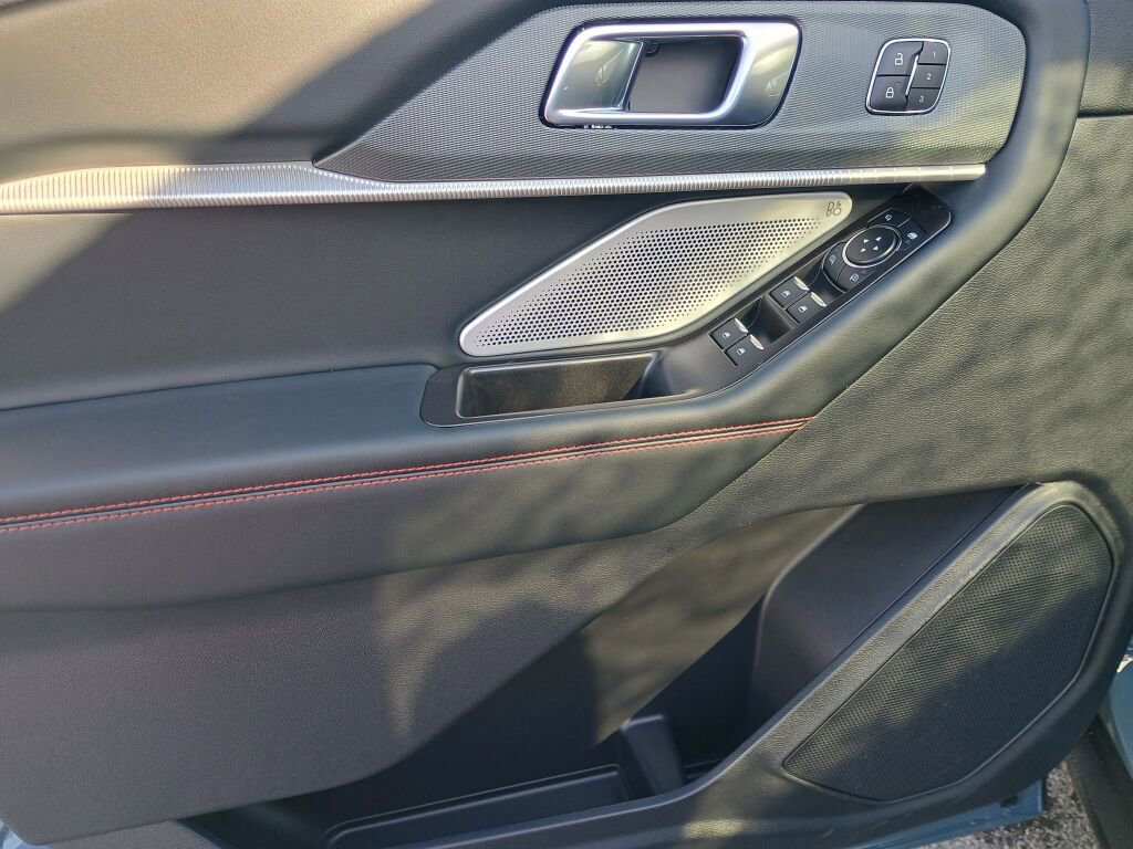 New 2026 Ford Explorer ST w/ Sun And Sound Package image 6