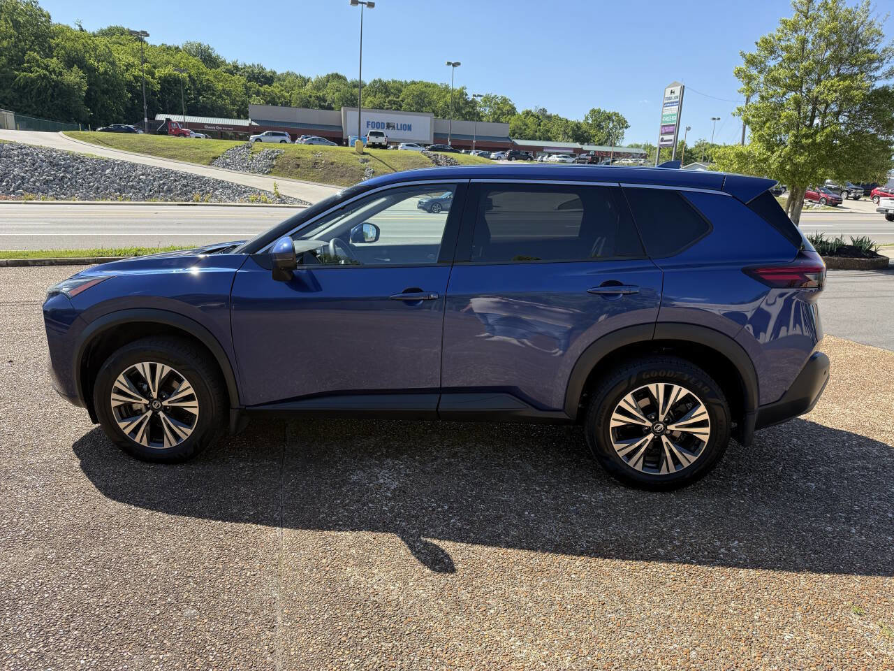 Used 2021 Nissan Rogue SV FWD image 8