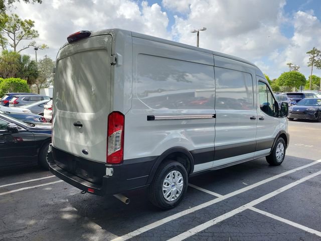 Used 2022 Ford Transit 250 Medium Roof image 4
