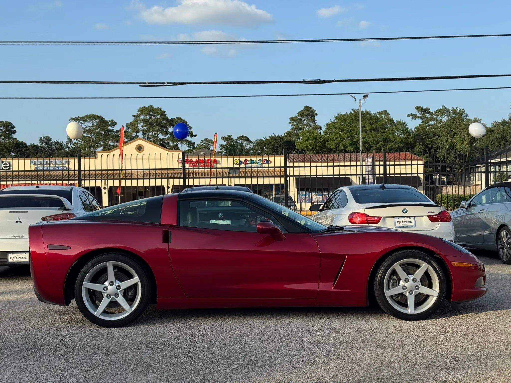 Used 2005 Chevrolet Corvette Coupe w/ Preferred Equipment Group RWD image 11