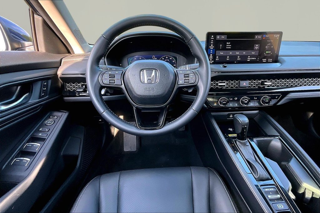 Used 2025 Honda Accord EX-L image 9